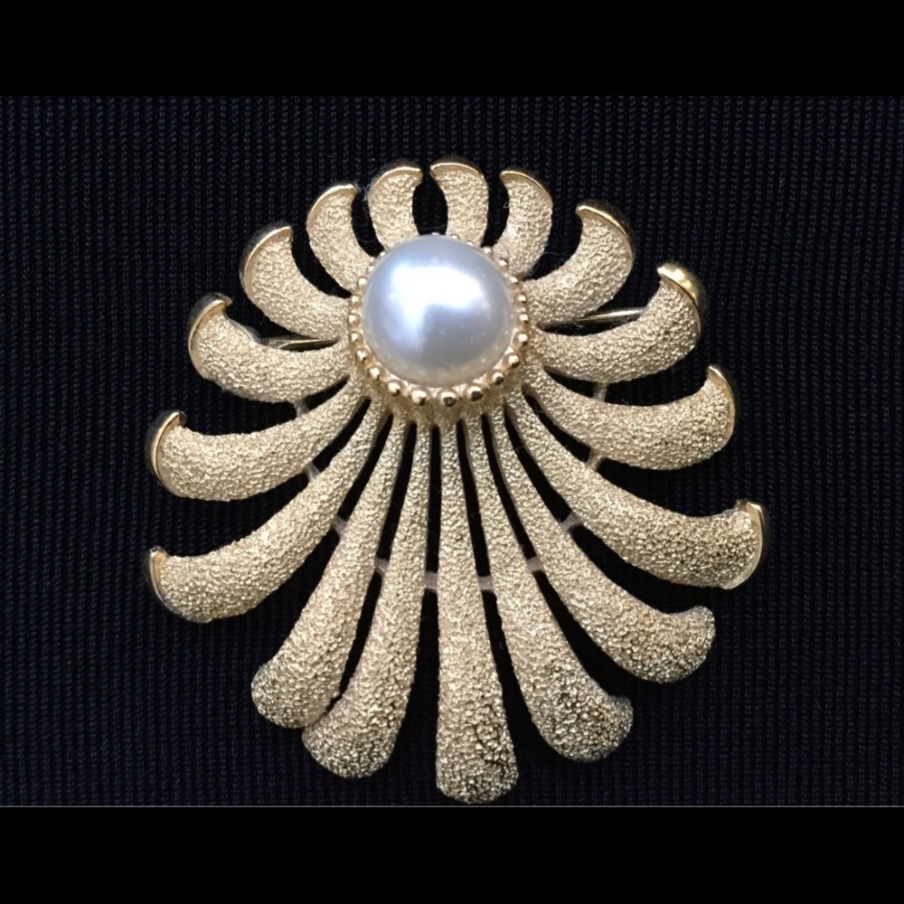 Vintage Signed Crown Trifari Faux Pearl Brooch